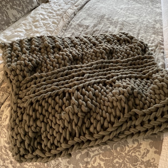 Pottery Barn chunky knit throw - Picture 6 of 6